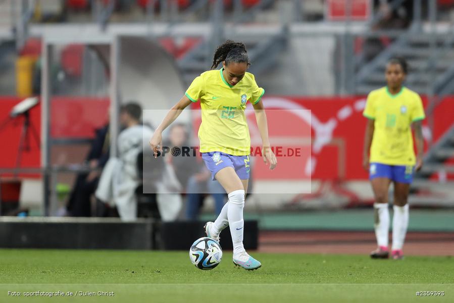 Aline Amaro, Max-Morlock-Stadion, Nürnberg, 12.04.2023, sport, action, Fussball, DFB, FIFA, UEFA, Freundschaftsspiel, BRA, GER, Frauen-Nationalmannschaft, Brasilien, Deutschland - Bild-ID: 2359393 Aline Amaro, Max-Morlock-Stadion, Nürnberg, 12.04.2023, sport, action, Fussball, DFB, FIFA, UEFA, Freundschaftsspiel, BRA, GER, Frauen-Nationalmannschaft, Brasilien, Deutschland - Bild-ID: 2359393