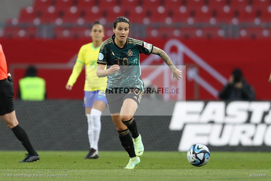 Dzsenifer Marozsán, Max-Morlock-Stadion, Nürnberg, 12.04.2023, sport, action, Fussball, DFB, FIFA, UEFA, Freundschaftsspiel, BRA, GER, Frauen-Nationalmannschaft, Brasilien, Deutschland - Bild-ID: 2359419 Dzsenifer Marozsán, Max-Morlock-Stadion, Nürnberg, 12.04.2023, sport, action, Fussball, DFB, FIFA, UEFA, Freundschaftsspiel, BRA, GER, Frauen-Nationalmannschaft, Brasilien, Deutschland - Bild-ID: 2359419
