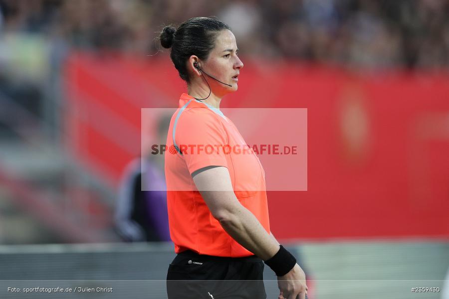 Assistent, Schiedsrichter, Linda Schmid, Max-Morlock-Stadion, Nürnberg, 12.04.2023, sport, action, Fussball, DFB, FIFA, UEFA, Freundschaftsspiel, BRA, GER, Frauen-Nationalmannschaft, Brasilien, Deutschland - Bild-ID: 2359430 Assistent, Schiedsrichter, Linda Schmid, Max-Morlock-Stadion, Nürnberg, 12.04.2023, sport, action, Fussball, DFB, FIFA, UEFA, Freundschaftsspiel, BRA, GER, Frauen-Nationalmannschaft, Brasilien, Deutschland - Bild-ID: 2359430