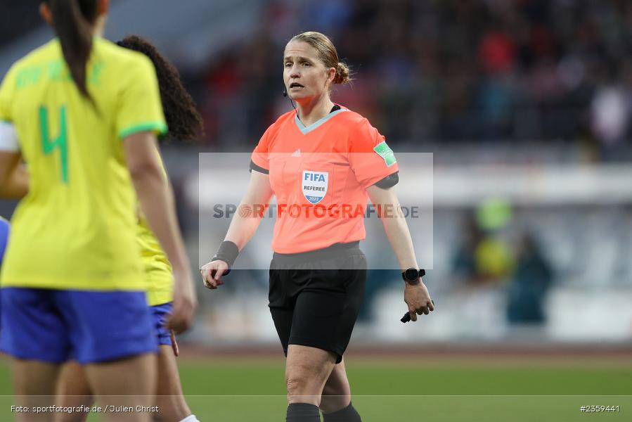 Schiedsrichter, Esther Staubli, Max-Morlock-Stadion, Nürnberg, 12.04.2023, sport, action, Fussball, DFB, FIFA, UEFA, Freundschaftsspiel, BRA, GER, Frauen-Nationalmannschaft, Brasilien, Deutschland - Bild-ID: 2359441 Schiedsrichter, Esther Staubli, Max-Morlock-Stadion, Nürnberg, 12.04.2023, sport, action, Fussball, DFB, FIFA, UEFA, Freundschaftsspiel, BRA, GER, Frauen-Nationalmannschaft, Brasilien, Deutschland - Bild-ID: 2359441