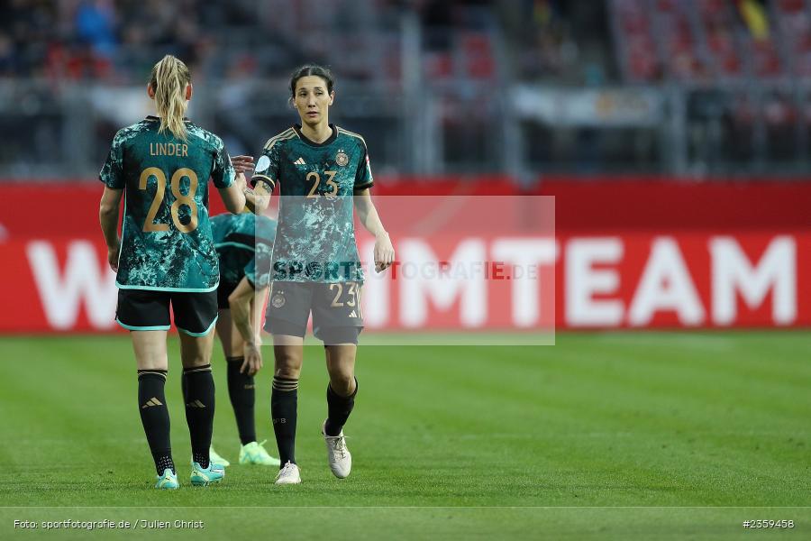 Sara Doorsoun, Max-Morlock-Stadion, Nürnberg, 12.04.2023, sport, action, Fussball, DFB, FIFA, UEFA, Freundschaftsspiel, BRA, GER, Frauen-Nationalmannschaft, Brasilien, Deutschland - Bild-ID: 2359458