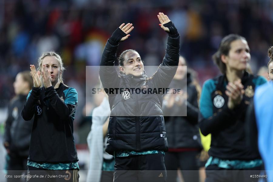Sara Däbritz, Dzsenifer Marozsán, Max-Morlock-Stadion, Nürnberg, 12.04.2023, sport, action, Fussball, DFB, FIFA, UEFA, Freundschaftsspiel, BRA, GER, Frauen-Nationalmannschaft, Brasilien, Deutschland - Bild-ID: 2359490 Sara Däbritz, Dzsenifer Marozsán, Max-Morlock-Stadion, Nürnberg, 12.04.2023, sport, action, Fussball, DFB, FIFA, UEFA, Freundschaftsspiel, BRA, GER, Frauen-Nationalmannschaft, Brasilien, Deutschland - Bild-ID: 2359490