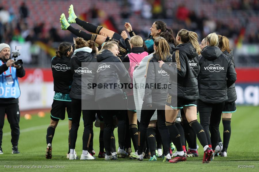 Dzsenifer Marozsán, Max-Morlock-Stadion, Nürnberg, 12.04.2023, sport, action, Fussball, DFB, FIFA, UEFA, Freundschaftsspiel, BRA, GER, Frauen-Nationalmannschaft, Brasilien, Deutschland - Bild-ID: 2359498 Dzsenifer Marozsán, Max-Morlock-Stadion, Nürnberg, 12.04.2023, sport, action, Fussball, DFB, FIFA, UEFA, Freundschaftsspiel, BRA, GER, Frauen-Nationalmannschaft, Brasilien, Deutschland - Bild-ID: 2359498