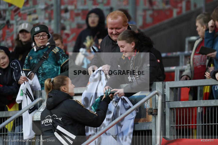 Max-Morlock-Stadion, Nürnberg, 12.04.2023, sport, action, Fussball, DFB, FIFA, UEFA, Freundschaftsspiel, BRA, GER, Frauen-Nationalmannschaft, Brasilien, Deutschland - Bild-ID: 2359511 Max-Morlock-Stadion, Nürnberg, 12.04.2023, sport, action, Fussball, DFB, FIFA, UEFA, Freundschaftsspiel, BRA, GER, Frauen-Nationalmannschaft, Brasilien, Deutschland - Bild-ID: 2359511