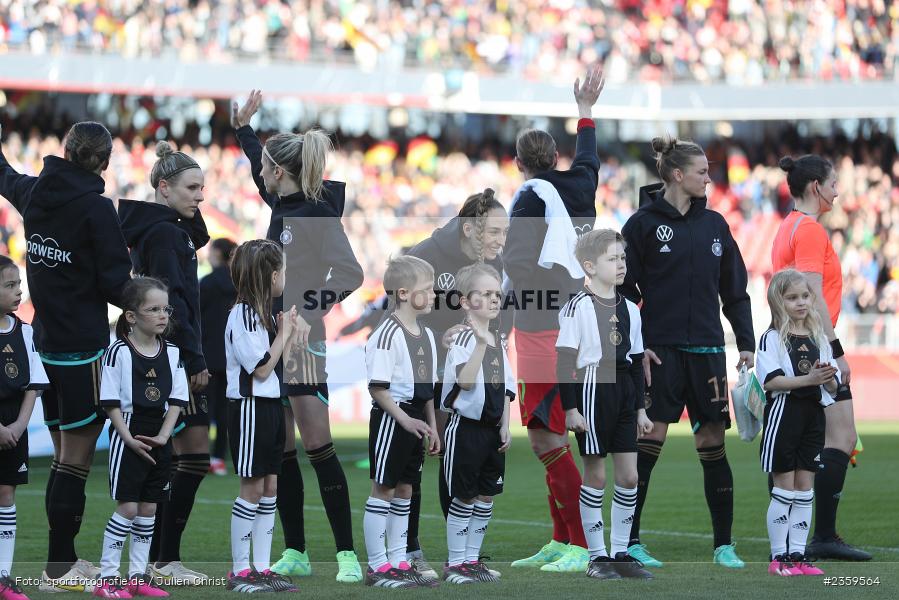Max-Morlock-Stadion, Nürnberg, 12.04.2023, sport, action, Fussball, DFB, FIFA, UEFA, Freundschaftsspiel, BRA, GER, Frauen-Nationalmannschaft, Brasilien, Deutschland - Bild-ID: 2359564