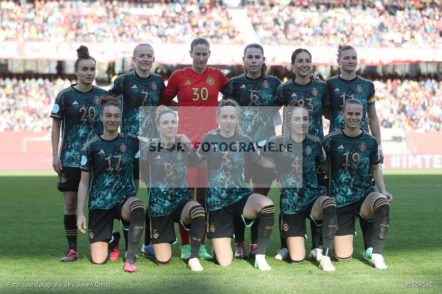 Teamfoto, Max-Morlock-Stadion, Nürnberg, 12.04.2023, sport, action, Fussball, DFB, FIFA, UEFA, Freundschaftsspiel, BRA, GER, Frauen-Nationalmannschaft, Brasilien, Deutschland - Bild-ID: 2359565