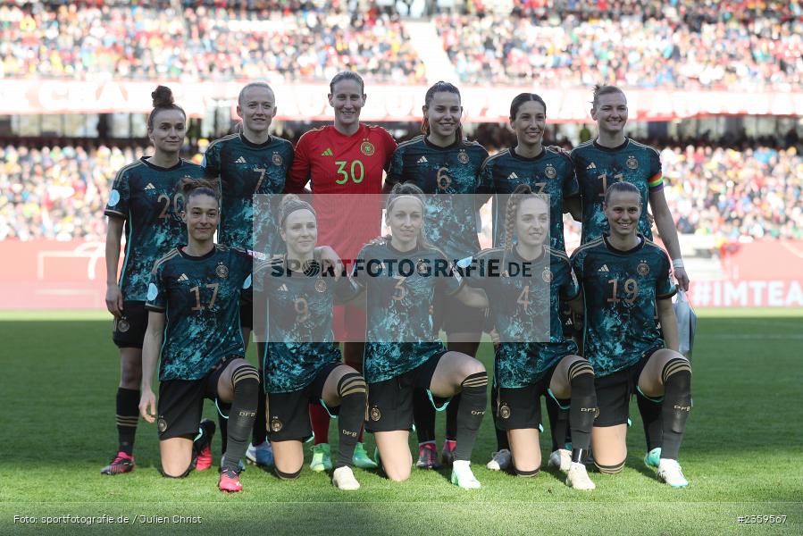 Teamfoto, Max-Morlock-Stadion, Nürnberg, 12.04.2023, sport, action, Fussball, DFB, FIFA, UEFA, Freundschaftsspiel, BRA, GER, Frauen-Nationalmannschaft, Brasilien, Deutschland - Bild-ID: 2359567