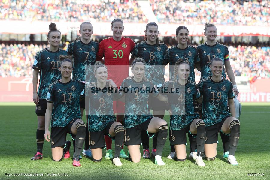 Teamfoto, Max-Morlock-Stadion, Nürnberg, 12.04.2023, sport, action, Fussball, DFB, FIFA, UEFA, Freundschaftsspiel, BRA, GER, Frauen-Nationalmannschaft, Brasilien, Deutschland - Bild-ID: 2359569