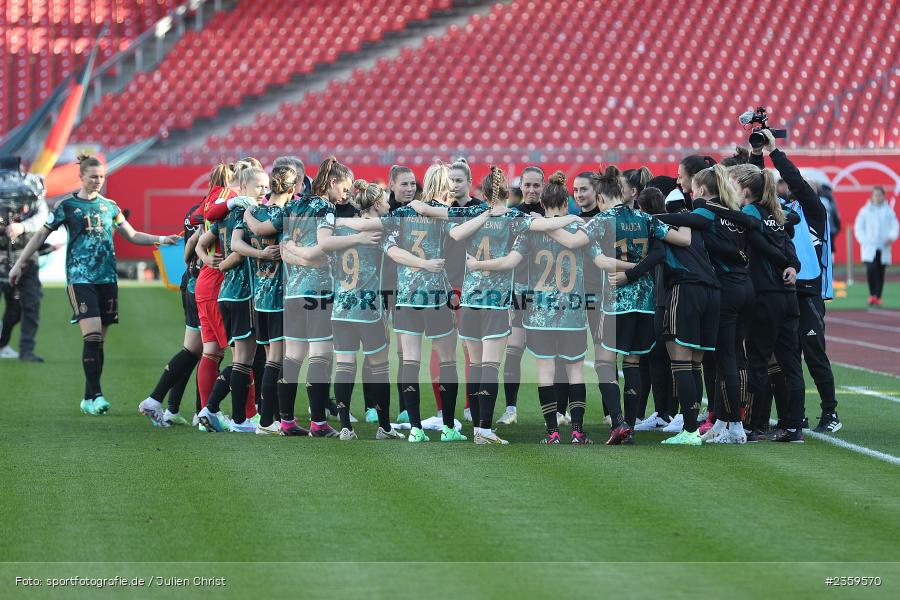 Mannschaftskreis, Max-Morlock-Stadion, Nürnberg, 12.04.2023, sport, action, Fussball, DFB, FIFA, UEFA, Freundschaftsspiel, BRA, GER, Frauen-Nationalmannschaft, Brasilien, Deutschland - Bild-ID: 2359570