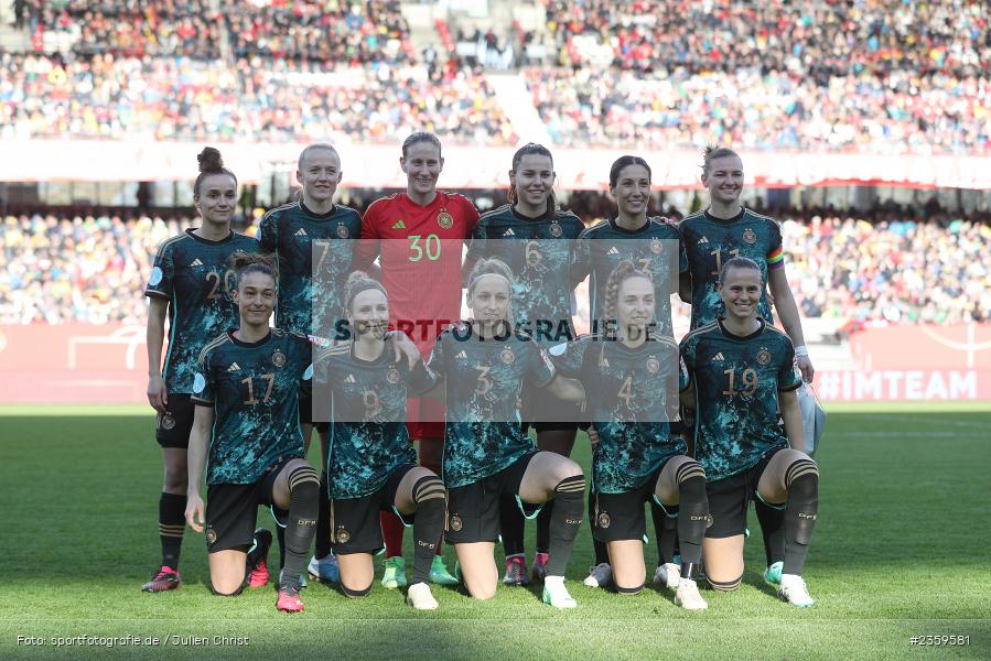 Teamfoto, Max-Morlock-Stadion, Nürnberg, 12.04.2023, sport, action, Fussball, DFB, FIFA, UEFA, Freundschaftsspiel, BRA, GER, Frauen-Nationalmannschaft, Brasilien, Deutschland - Bild-ID: 2359581