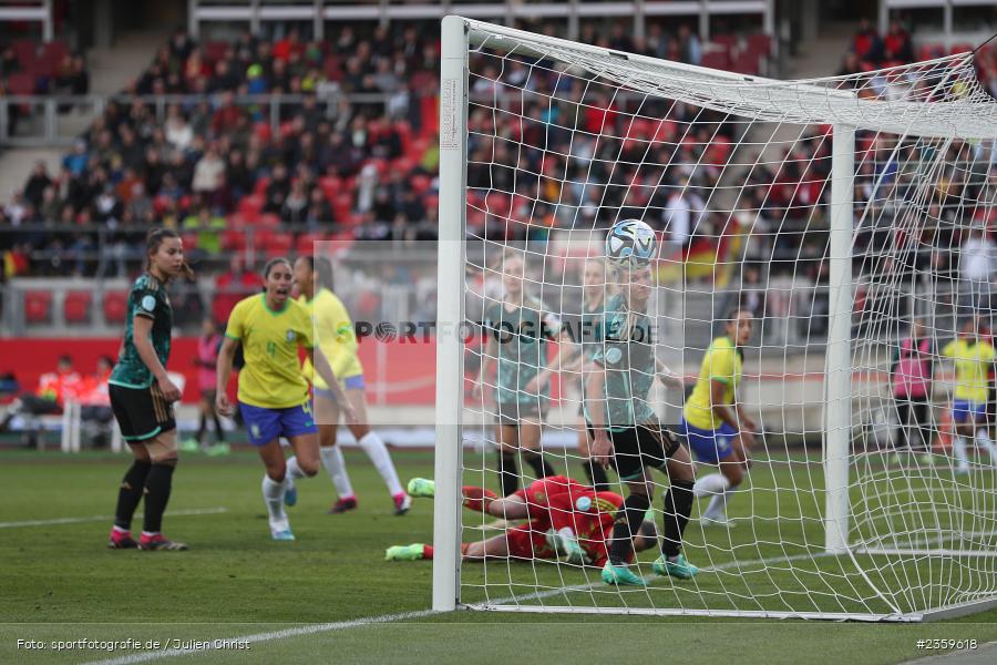 Alexandra Popp, Max-Morlock-Stadion, Nürnberg, 12.04.2023, sport, action, Fussball, DFB, FIFA, UEFA, Freundschaftsspiel, BRA, GER, Frauen-Nationalmannschaft, Brasilien, Deutschland - Bild-ID: 2359618