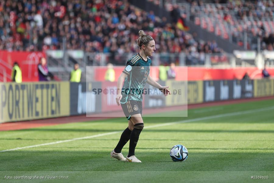 Svenja Huth, Max-Morlock-Stadion, Nürnberg, 12.04.2023, sport, action, Fussball, DFB, FIFA, UEFA, Freundschaftsspiel, BRA, GER, Frauen-Nationalmannschaft, Brasilien, Deutschland - Bild-ID: 2359620