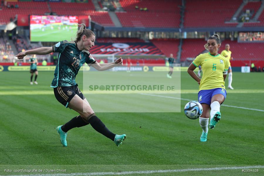Sarai Linder, Max-Morlock-Stadion, Nürnberg, 12.04.2023, sport, action, Fussball, DFB, FIFA, UEFA, Freundschaftsspiel, BRA, GER, Frauen-Nationalmannschaft, Brasilien, Deutschland - Bild-ID: 2359628