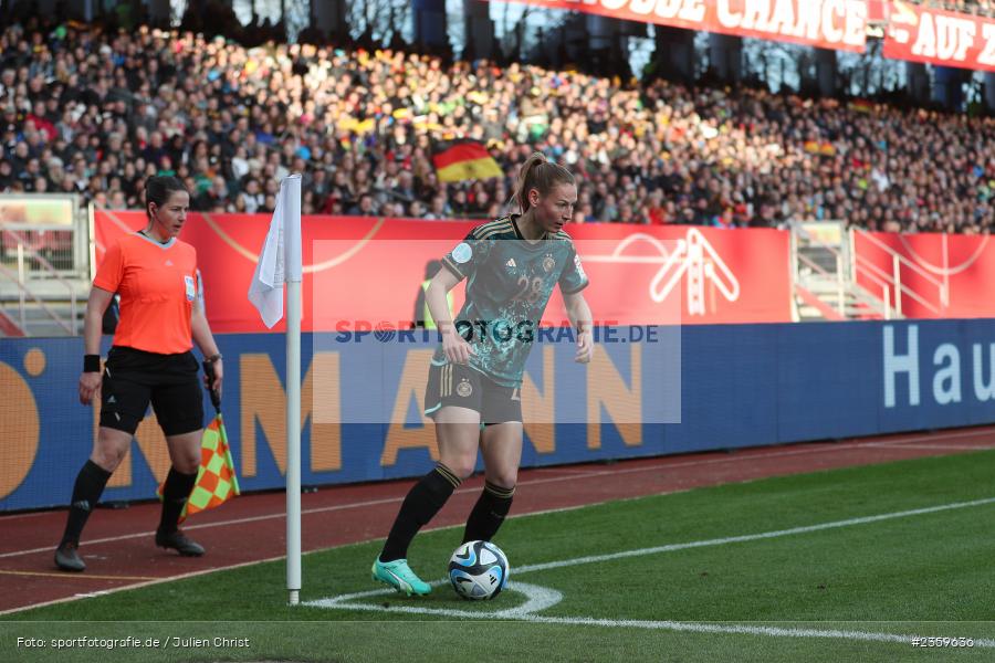 Sarai Linder, Max-Morlock-Stadion, Nürnberg, 12.04.2023, sport, action, Fussball, DFB, FIFA, UEFA, Freundschaftsspiel, BRA, GER, Frauen-Nationalmannschaft, Brasilien, Deutschland - Bild-ID: 2359636