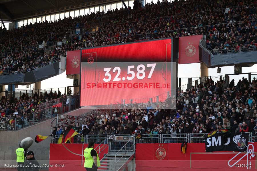 Infotafel, Anzahl, Symbolbild, Zuschauer, Max-Morlock-Stadion, Nürnberg, 12.04.2023, sport, action, Fussball, DFB, FIFA, UEFA, Freundschaftsspiel, BRA, GER, Frauen-Nationalmannschaft, Brasilien, Deutschland - Bild-ID: 2359642