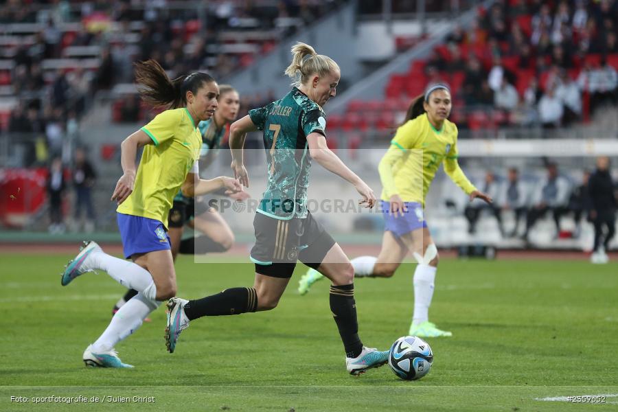 Lea Schüller, Max-Morlock-Stadion, Nürnberg, 12.04.2023, sport, action, Fussball, DFB, FIFA, UEFA, Freundschaftsspiel, BRA, GER, Frauen-Nationalmannschaft, Brasilien, Deutschland - Bild-ID: 2359652