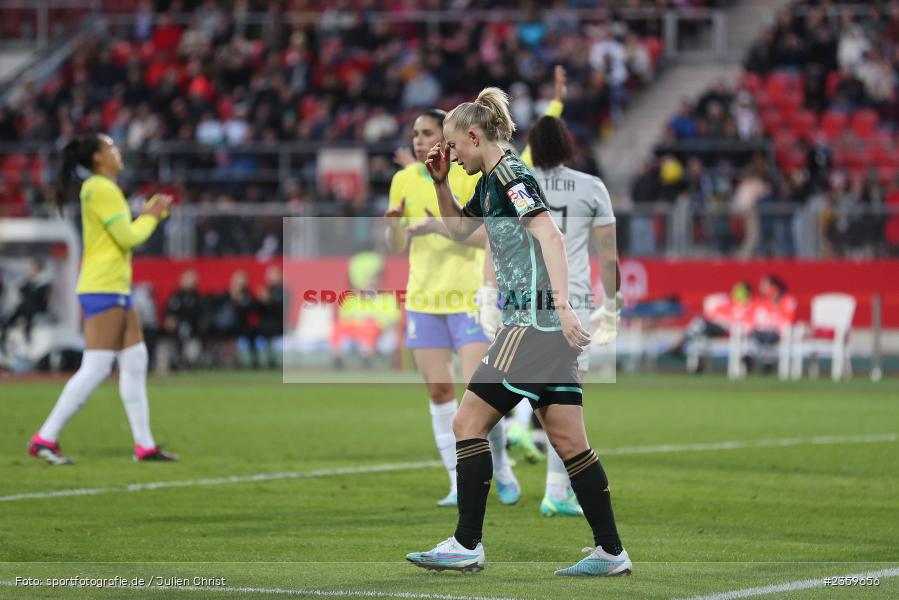 Lea Schüller, Max-Morlock-Stadion, Nürnberg, 12.04.2023, sport, action, Fussball, DFB, FIFA, UEFA, Freundschaftsspiel, BRA, GER, Frauen-Nationalmannschaft, Brasilien, Deutschland - Bild-ID: 2359656