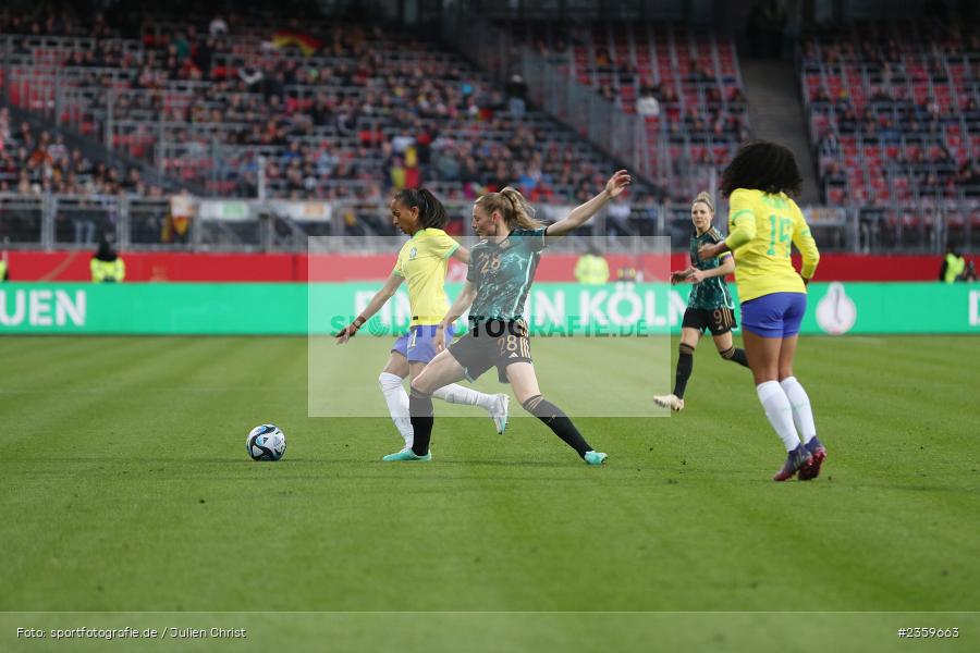 Sarai Linder, Max-Morlock-Stadion, Nürnberg, 12.04.2023, sport, action, Fussball, DFB, FIFA, UEFA, Freundschaftsspiel, BRA, GER, Frauen-Nationalmannschaft, Brasilien, Deutschland - Bild-ID: 2359663