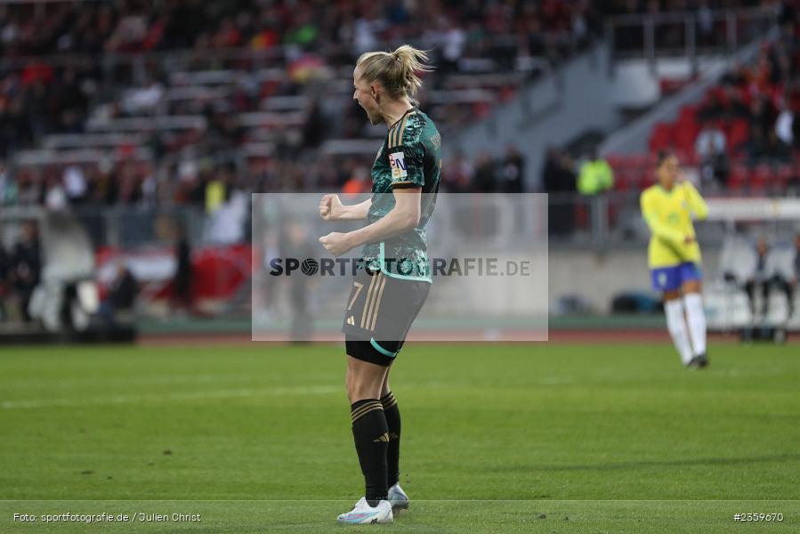 Lea Schüller, Max-Morlock-Stadion, Nürnberg, 12.04.2023, sport, action, Fussball, DFB, FIFA, UEFA, Freundschaftsspiel, BRA, GER, Frauen-Nationalmannschaft, Brasilien, Deutschland - Bild-ID: 2359670