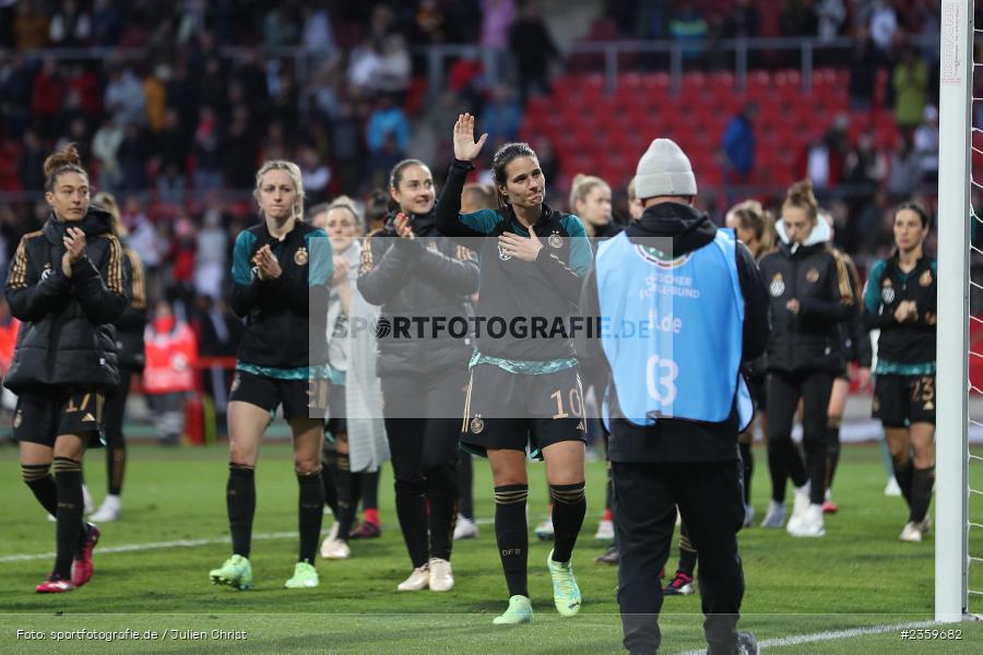 Dzsenifer Marozsán, Max-Morlock-Stadion, Nürnberg, 12.04.2023, sport, action, Fussball, DFB, FIFA, UEFA, Freundschaftsspiel, BRA, GER, Frauen-Nationalmannschaft, Brasilien, Deutschland - Bild-ID: 2359682