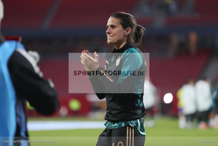 Dzsenifer Marozsán, Max-Morlock-Stadion, Nürnberg, 12.04.2023, sport, action, Fussball, DFB, FIFA, UEFA, Freundschaftsspiel, BRA, GER, Frauen-Nationalmannschaft, Brasilien, Deutschland - Bild-ID: 2359688