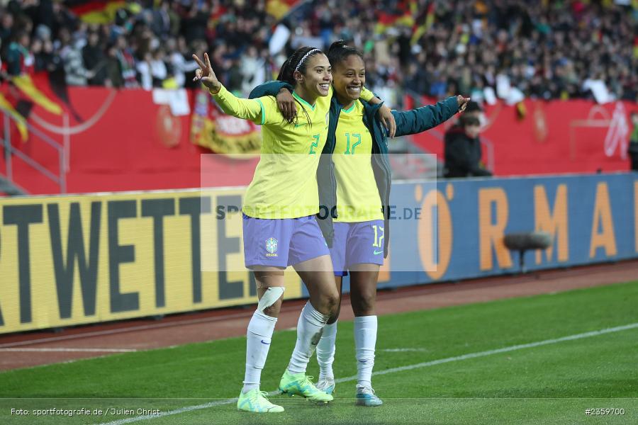 Antonia Silva, Max-Morlock-Stadion, Nürnberg, 12.04.2023, sport, action, Fussball, DFB, FIFA, UEFA, Freundschaftsspiel, BRA, GER, Frauen-Nationalmannschaft, Brasilien, Deutschland - Bild-ID: 2359700