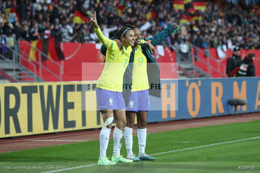 Antonia Silva, Max-Morlock-Stadion, Nürnberg, 12.04.2023, sport, action, Fussball, DFB, FIFA, UEFA, Freundschaftsspiel, BRA, GER, Frauen-Nationalmannschaft, Brasilien, Deutschland - Bild-ID: 2359703