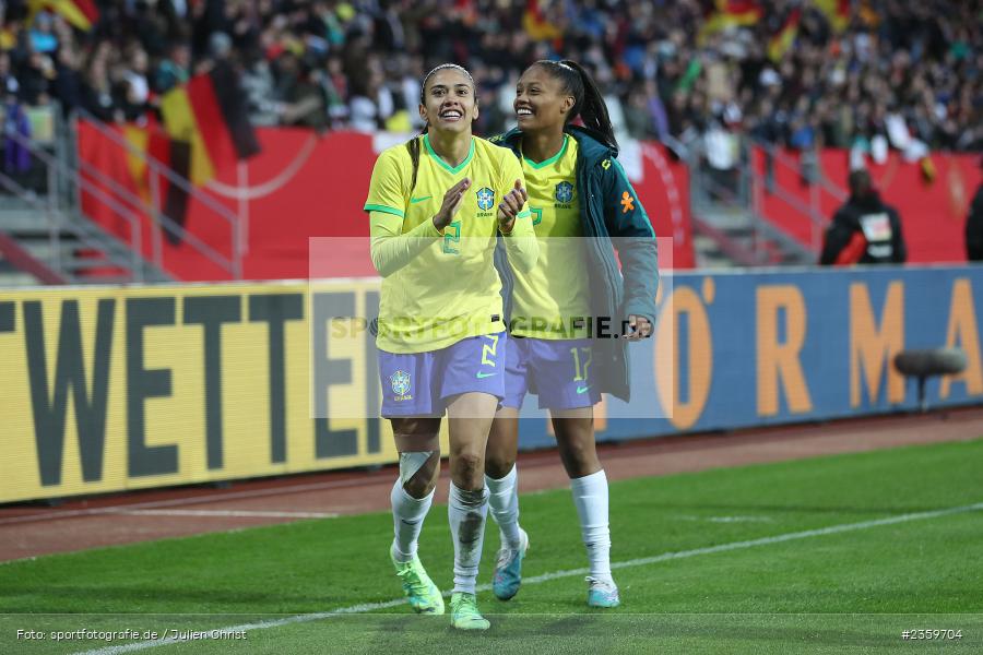 Antonia Silva, Max-Morlock-Stadion, Nürnberg, 12.04.2023, sport, action, Fussball, DFB, FIFA, UEFA, Freundschaftsspiel, BRA, GER, Frauen-Nationalmannschaft, Brasilien, Deutschland - Bild-ID: 2359704