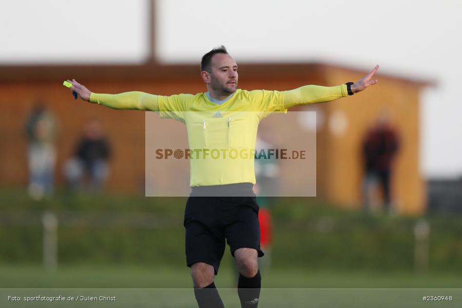 Schiedsrichter, Sportgelände, Duttenbrunn, 19.04.2023, sport, action, Fussball, BFV, Kreisliga Würzburg, 24. Spieltag, HOM, TSV, TSV Homburg, TSV Duttenbrunn - Bild-ID: 2360948