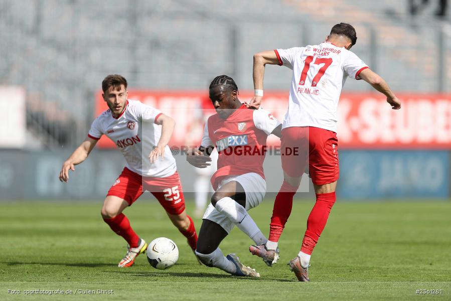 Alexis Fambo, AKON Arena, Würzburg, 22.04.2023, sport, action, Fussball, BFV, Regionalliga Bayern, 33. Spieltag, SVH, FWK, SV Heimstetten, FC Würzburger Kickers - Bild-ID: 2361281