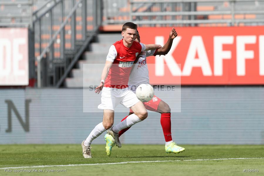 Sebastian Burke, AKON Arena, Würzburg, 22.04.2023, sport, action, Fussball, BFV, Regionalliga Bayern, 33. Spieltag, SVH, FWK, SV Heimstetten, FC Würzburger Kickers - Bild-ID: 2361310