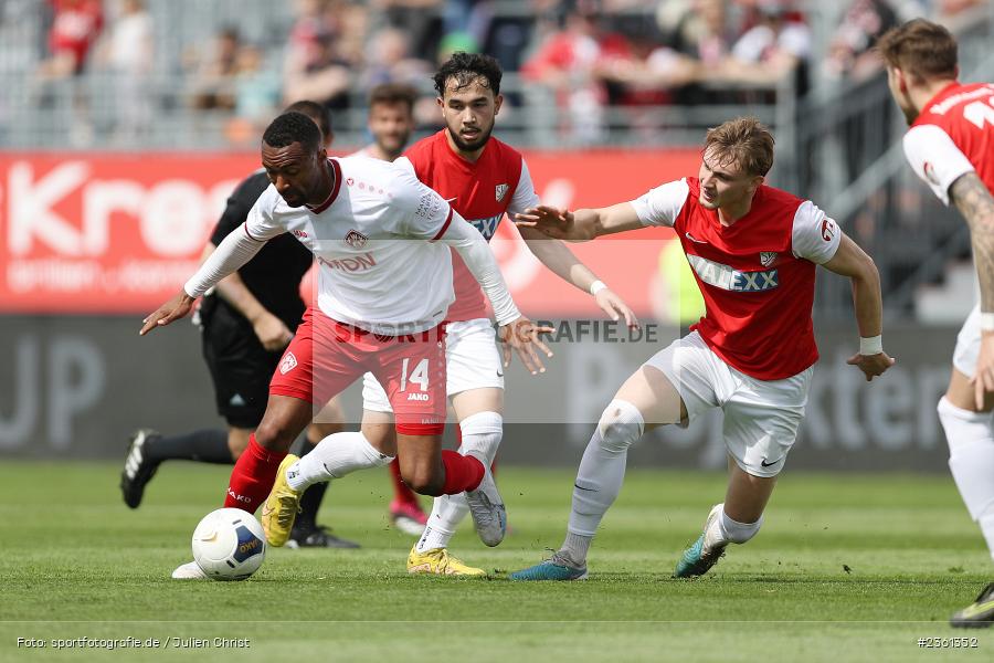 Saliou Sané, AKON Arena, Würzburg, 22.04.2023, sport, action, Fussball, BFV, Regionalliga Bayern, 33. Spieltag, SVH, FWK, SV Heimstetten, FC Würzburger Kickers - Bild-ID: 2361352