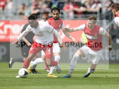 Fotos von FC Würzburger Kickers - SV Heimstetten auf sportfotografie.de