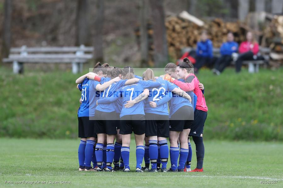 Mannschaftskreis, Sportgelände, Adelsberg, 29.04.2023, sport, action, Fussball, BFV, Bezirksoberliga Frauen, KAB, ADB, FVgg Kickers Aschaffenburg, SpVgg Adelsberg - Bild-ID: 2362357