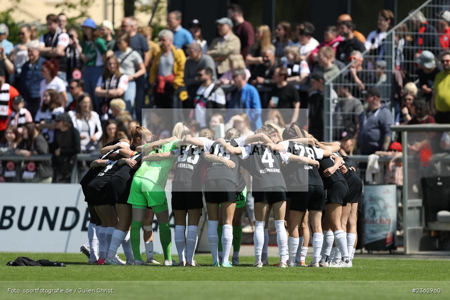 Mannschaftskreis, Stadion am Brentanobad, Frankfurt, 30.04.2023, sport, action, Fussball, DFB, 18. Spieltag, FLYERALARM Frauen-Bundesliga, TSG, SGE, TSG Hoffenheim, Eintracht Frankfurt - Bild-ID: 2362960