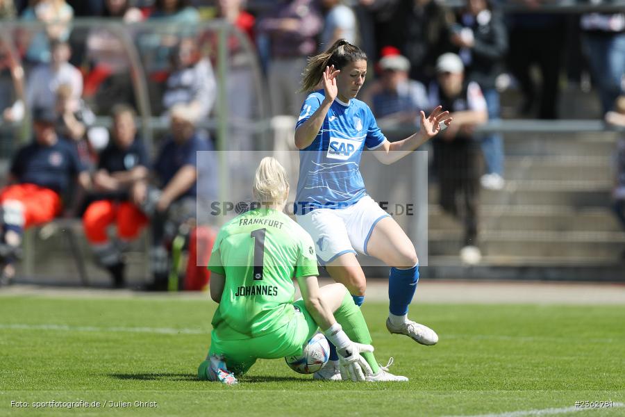 Chantal Hagel, Stadion am Brentanobad, Frankfurt, 30.04.2023, sport, action, Fussball, DFB, 18. Spieltag, FLYERALARM Frauen-Bundesliga, TSG, SGE, TSG Hoffenheim, Eintracht Frankfurt - Bild-ID: 2362981 Chantal Hagel, Stadion am Brentanobad, Frankfurt, 30.04.2023, sport, action, Fussball, DFB, 18. Spieltag, FLYERALARM Frauen-Bundesliga, TSG, SGE, TSG Hoffenheim, Eintracht Frankfurt - Bild-ID: 2362981