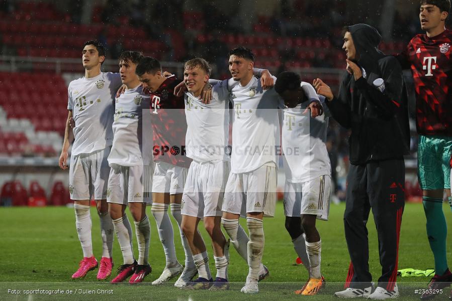 FLYERALARM Arena, Würzburg, 05.05.2023, sport, action, Fussball, BFV, 35. Spieltag, Regionalliga Bayern, FCB, FWK, FC Bayern München II, FC Würzburger Kickers - Bild-ID: 2363295