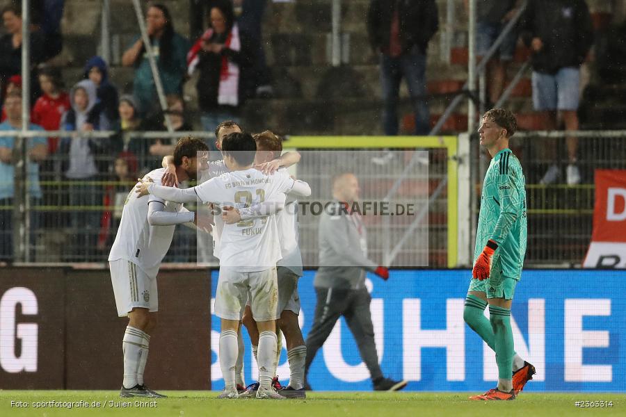 FLYERALARM Arena, Würzburg, 05.05.2023, sport, action, Fussball, BFV, 35. Spieltag, Regionalliga Bayern, FCB, FWK, FC Bayern München II, FC Würzburger Kickers - Bild-ID: 2363314