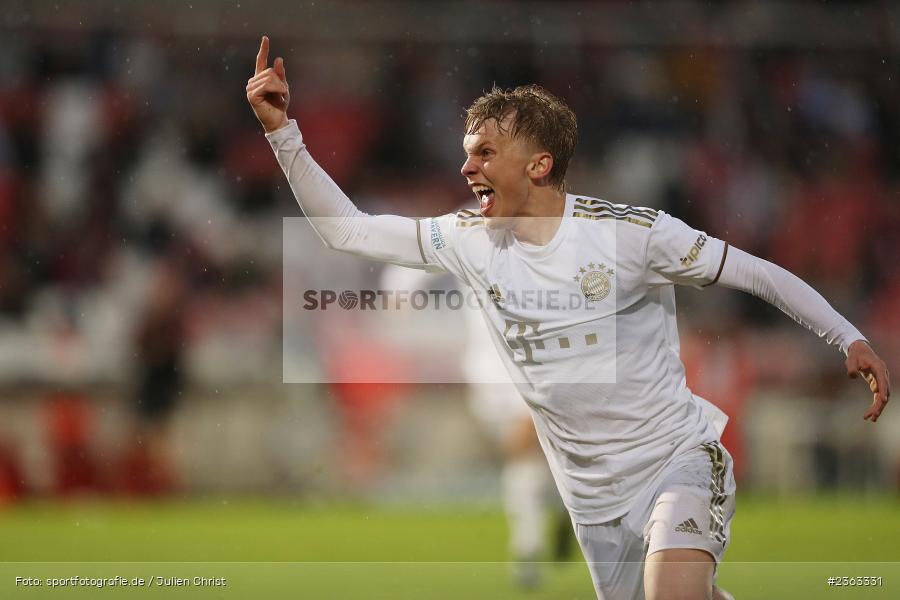 Frans Krätzig, FLYERALARM Arena, Würzburg, 05.05.2023, sport, action, Fussball, BFV, 35. Spieltag, Regionalliga Bayern, FCB, FWK, FC Bayern München II, FC Würzburger Kickers - Bild-ID: 2363331
