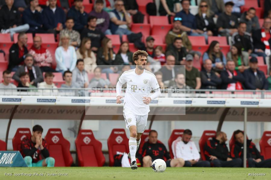 Luca Denk, FLYERALARM Arena, Würzburg, 05.05.2023, sport, action, Fussball, BFV, 35. Spieltag, Regionalliga Bayern, FCB, FWK, FC Bayern München II, FC Würzburger Kickers - Bild-ID: 2363489