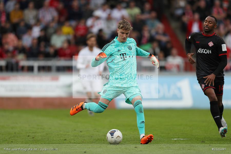 Johannes Schenk, FLYERALARM Arena, Würzburg, 05.05.2023, sport, action, Fussball, BFV, 35. Spieltag, Regionalliga Bayern, FCB, FWK, FC Bayern München II, FC Würzburger Kickers - Bild-ID: 2363497