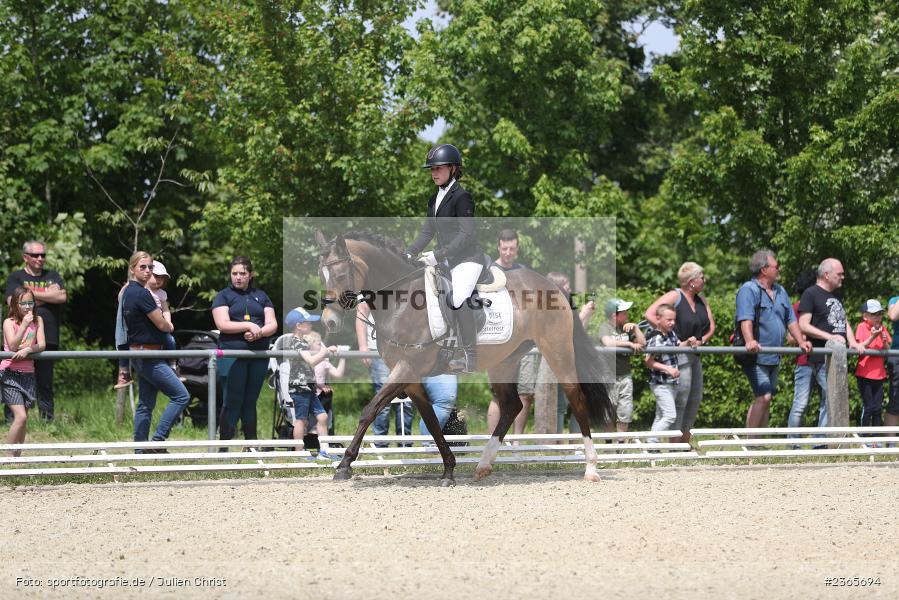 Reit- und Fahrverein e.V., Külsheim, 21.05.2023, sport, action, 14 Reiter-WB Schritt - Trab - Galopp, Pferdesport, Reitturnier Külsheim 2023 - Bild-ID: 2365694 Reit- und Fahrverein e.V., Külsheim, 21.05.2023, sport, action, 14 Reiter-WB Schritt - Trab - Galopp, Pferdesport, Reitturnier Külsheim 2023 - Bild-ID: 2365694