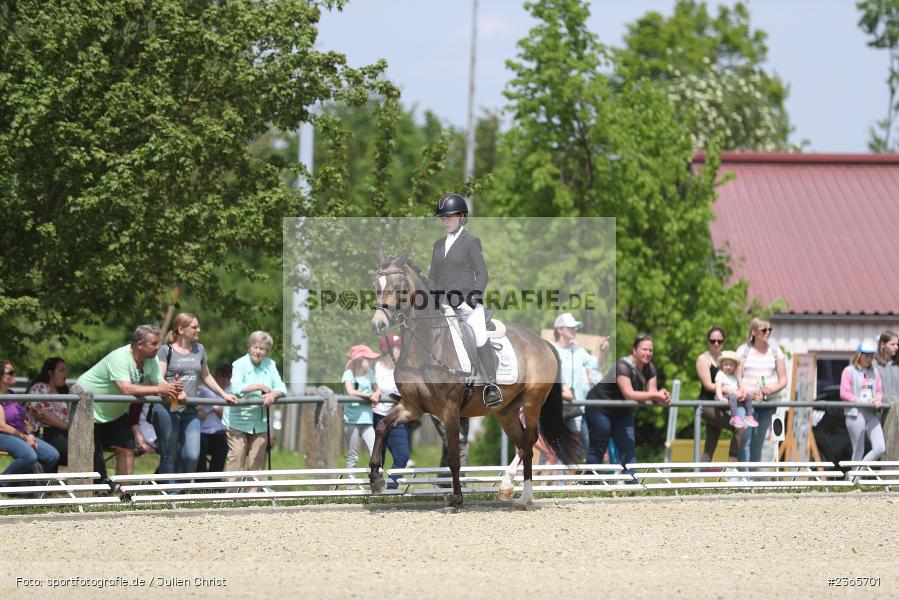 Reit- und Fahrverein e.V., Külsheim, 21.05.2023, sport, action, 14 Reiter-WB Schritt - Trab - Galopp, Pferdesport, Reitturnier Külsheim 2023 - Bild-ID: 2365701 Reit- und Fahrverein e.V., Külsheim, 21.05.2023, sport, action, 14 Reiter-WB Schritt - Trab - Galopp, Pferdesport, Reitturnier Külsheim 2023 - Bild-ID: 2365701