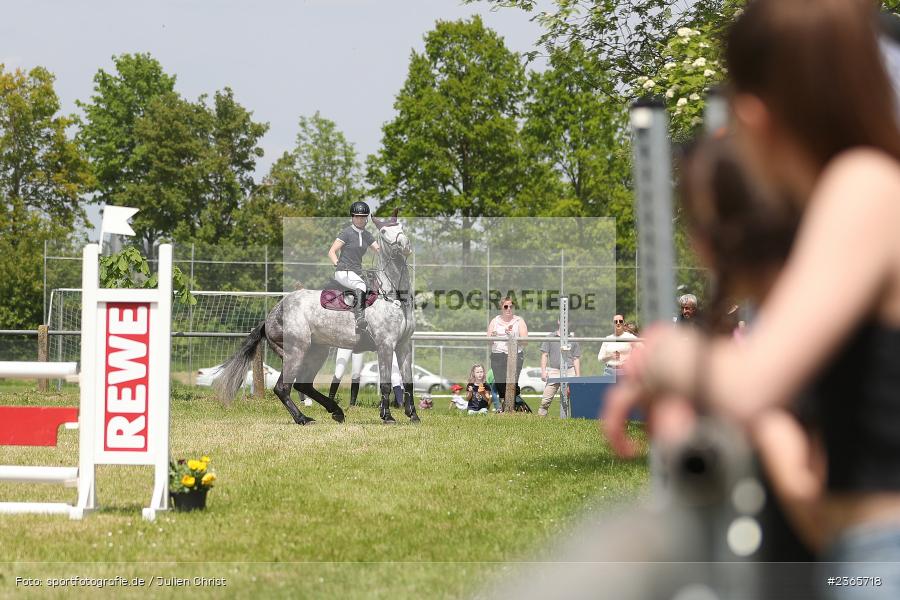 Reit- und Fahrverein e.V., Külsheim, 21.05.2023, sport, action, 06 Springpferdeprüfung Kl.A*, Pferdesport, Reitturnier Külsheim 2023 - Bild-ID: 2365718 Reit- und Fahrverein e.V., Külsheim, 21.05.2023, sport, action, 06 Springpferdeprüfung Kl.A*, Pferdesport, Reitturnier Külsheim 2023 - Bild-ID: 2365718
