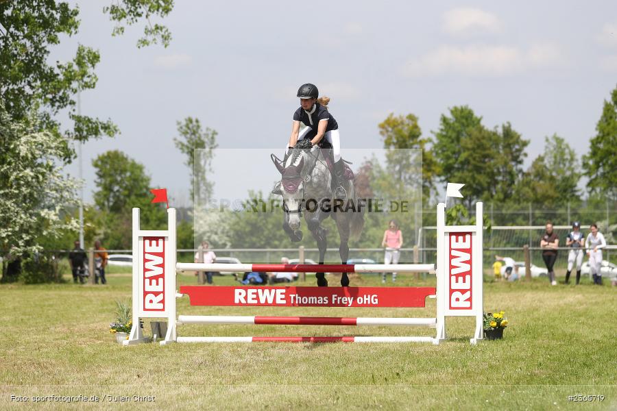 Reit- und Fahrverein e.V., Külsheim, 21.05.2023, sport, action, 06 Springpferdeprüfung Kl.A*, Pferdesport, Reitturnier Külsheim 2023 - Bild-ID: 2365719 Reit- und Fahrverein e.V., Külsheim, 21.05.2023, sport, action, 06 Springpferdeprüfung Kl.A*, Pferdesport, Reitturnier Külsheim 2023 - Bild-ID: 2365719