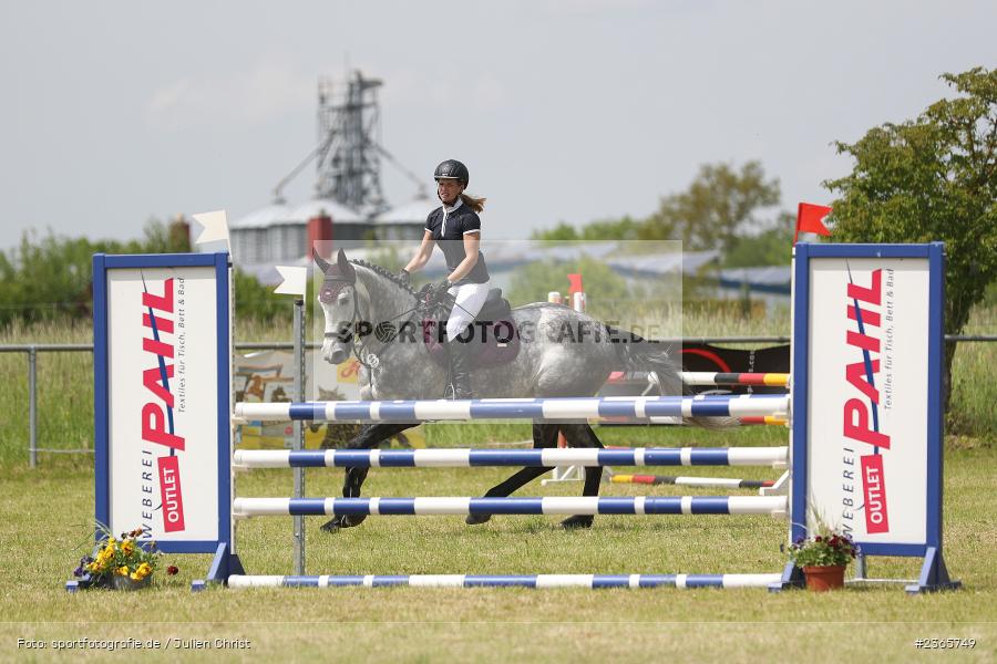 Reit- und Fahrverein e.V., Külsheim, 21.05.2023, sport, action, 06 Springpferdeprüfung Kl.A*, Pferdesport, Reitturnier Külsheim 2023 - Bild-ID: 2365749 Reit- und Fahrverein e.V., Külsheim, 21.05.2023, sport, action, 06 Springpferdeprüfung Kl.A*, Pferdesport, Reitturnier Külsheim 2023 - Bild-ID: 2365749