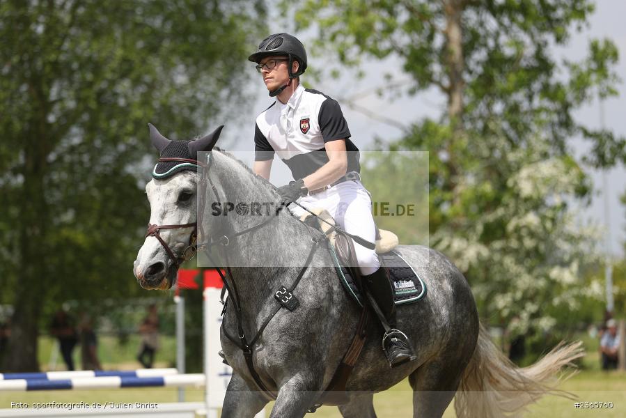 Reit- und Fahrverein e.V., Külsheim, 21.05.2023, sport, action, 06 Springpferdeprüfung Kl.A*, Pferdesport, Reitturnier Külsheim 2023 - Bild-ID: 2365760 Reit- und Fahrverein e.V., Külsheim, 21.05.2023, sport, action, 06 Springpferdeprüfung Kl.A*, Pferdesport, Reitturnier Külsheim 2023 - Bild-ID: 2365760