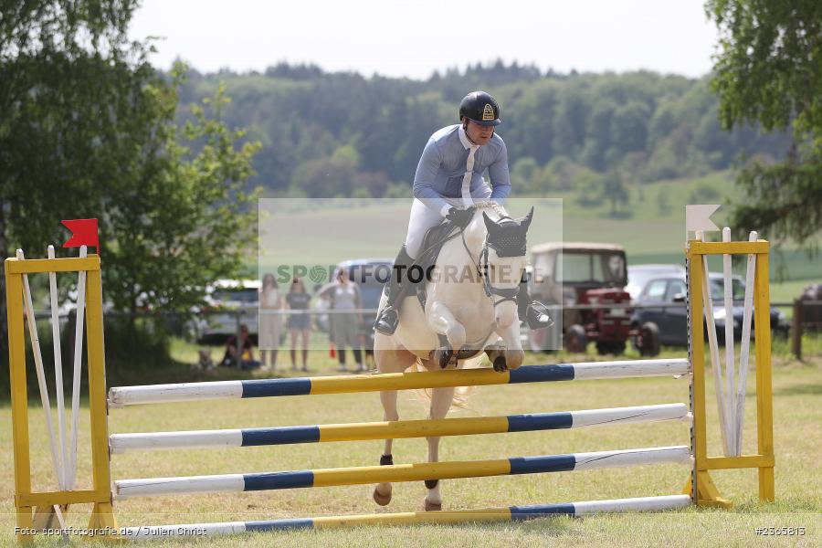 Reit- und Fahrverein e.V., Külsheim, 21.05.2023, sport, action, 06 Springpferdeprüfung Kl.A*, Pferdesport, Reitturnier Külsheim 2023 - Bild-ID: 2365813 Reit- und Fahrverein e.V., Külsheim, 21.05.2023, sport, action, 06 Springpferdeprüfung Kl.A*, Pferdesport, Reitturnier Külsheim 2023 - Bild-ID: 2365813