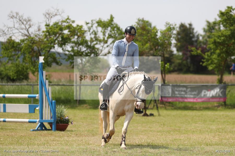 Reit- und Fahrverein e.V., Külsheim, 21.05.2023, sport, action, 06 Springpferdeprüfung Kl.A*, Pferdesport, Reitturnier Külsheim 2023 - Bild-ID: 2365818 Reit- und Fahrverein e.V., Külsheim, 21.05.2023, sport, action, 06 Springpferdeprüfung Kl.A*, Pferdesport, Reitturnier Külsheim 2023 - Bild-ID: 2365818