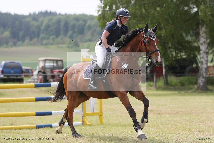 Reit- und Fahrverein e.V., Külsheim, 21.05.2023, sport, action, 03 Springprüfung Kl. A**, Pferdesport, Reitturnier Külsheim 2023 - Bild-ID: 2365910 Reit- und Fahrverein e.V., Külsheim, 21.05.2023, sport, action, 03 Springprüfung Kl. A**, Pferdesport, Reitturnier Külsheim 2023 - Bild-ID: 2365910